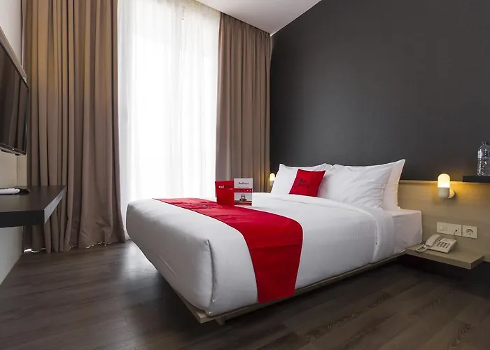 Reddoorz Plus Near Perbanas